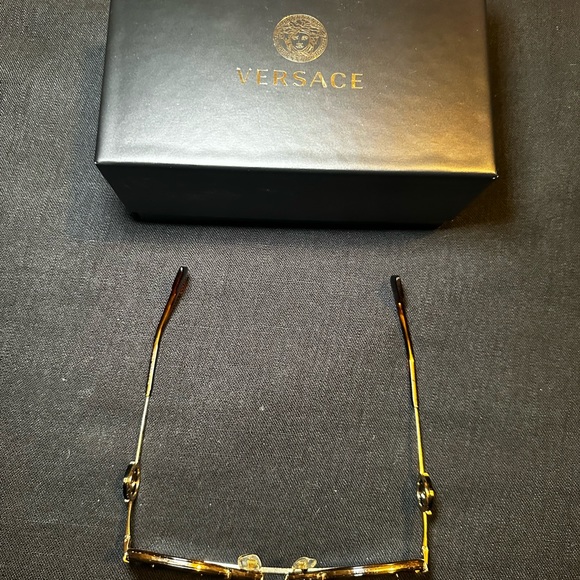 Versace sunglasses - Picture 8 of 14
